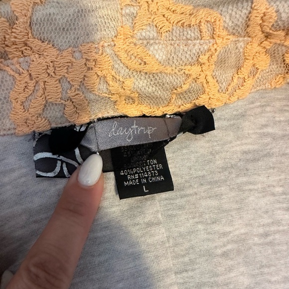 Daytrip women’s blazer. - Picture 3 of 3